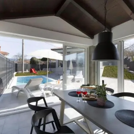 Simuni By Interhome *